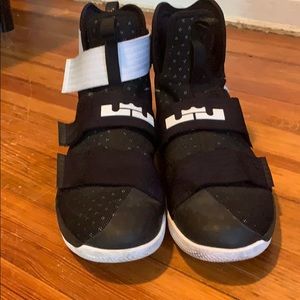 LeBron zoom 10 Nike’s